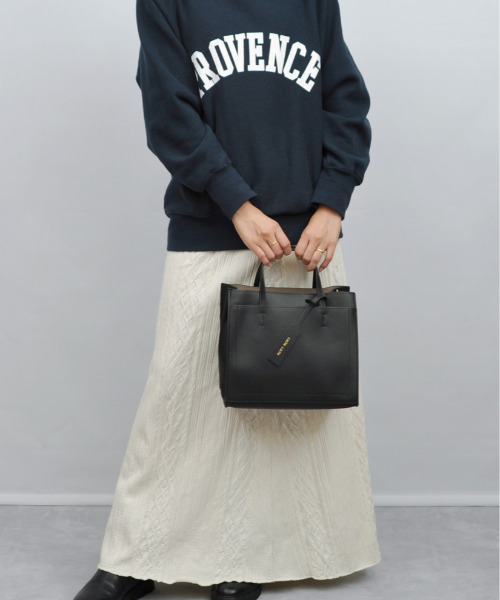 cache cache（カシュ カシュ）の「カシュカシュ cachecache / パーテーションミニ2wayトートバッグ（トートバッグ・レディース・ブラック/ネイビー/ベージュ系その他/キャメル/ワイン/パイソン/ブラック系その他/ブラウン系その他/グレー系その他/アイボリー/ライトベージュ/グレー系その他2/ブラウン系その他2/ベージュ系その他2/サックスブルー/ライトグリーン/ブルー/シルバー・FREE）」の3枚目の写真