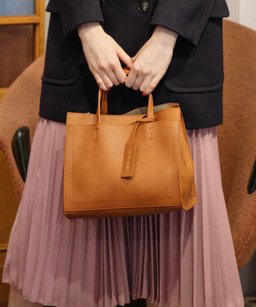 cache cache（カシュ カシュ）の「カシュカシュ cachecache / パーテーションミニ2wayトートバッグ（トートバッグ・レディース・ブラック/ネイビー/ベージュ系その他/キャメル/ワイン/パイソン/ブラック系その他/ブラウン系その他/グレー系その他/アイボリー/ライトベージュ/グレー系その他2/ブラウン系その他2/ベージュ系その他2/サックスブルー/ライトグリーン/ブルー/シルバー・FREE）」の22枚目の写真