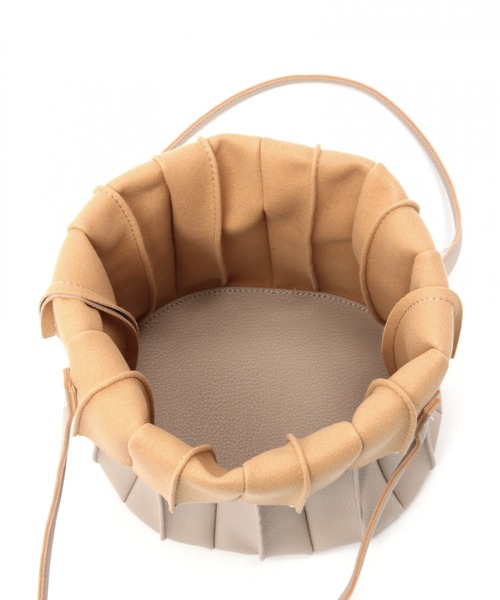 LEPSIM（レプシィム）の「プリーツラウンドBAG　921771（ショルダーバッグ・レディース・ブラック/ライトブラウン/グレイッシュベージュ・ONE SIZE）」の20枚目の写真