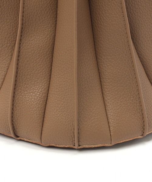 LEPSIM（レプシィム）の「プリーツラウンドBAG　921771（ショルダーバッグ・レディース・ブラック/ライトブラウン/グレイッシュベージュ・ONE SIZE）」の22枚目の写真
