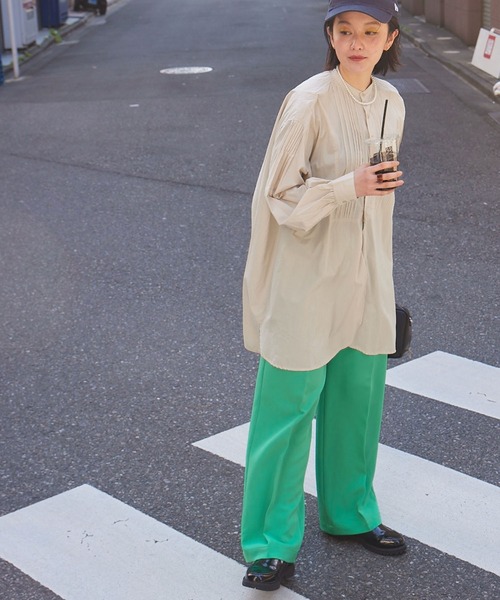 forksy.（フォルクシー）の「【forksy.】コットンボリュームスリーブピンタックブザムシャツ/ チュニックシャツ（シャツ/ブラウス・レディース・ブラック/オフホワイト/ライトブラウン/マスタード/グレイッシュベージュ・FREE）」の4枚目の写真