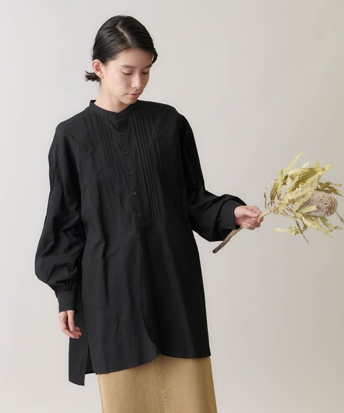 forksy.（フォルクシー）の「【forksy.】コットンボリュームスリーブピンタックブザムシャツ/ チュニックシャツ（シャツ/ブラウス・レディース・ブラック/オフホワイト/ライトブラウン/マスタード/グレイッシュベージュ・FREE）」の3枚目の写真