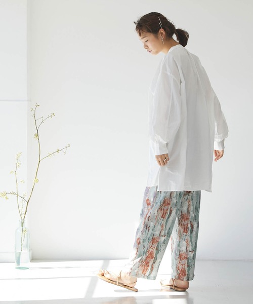 forksy.（フォルクシー）の「【forksy.】コットンボリュームスリーブピンタックブザムシャツ/ チュニックシャツ（シャツ/ブラウス・レディース・ブラック/オフホワイト/ライトブラウン/マスタード/グレイッシュベージュ・FREE）」の8枚目の写真