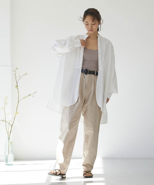 forksy.（フォルクシー）の「【forksy.】コットンボリュームスリーブピンタックブザムシャツ/ チュニックシャツ（シャツ/ブラウス・レディース・ブラック/オフホワイト/ライトブラウン/マスタード/グレイッシュベージュ・FREE）」の17枚目の写真