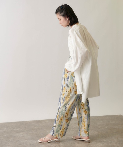 forksy.（フォルクシー）の「【forksy.】コットンボリュームスリーブピンタックブザムシャツ/ チュニックシャツ（シャツ/ブラウス・レディース・ブラック/オフホワイト/ライトブラウン/マスタード/グレイッシュベージュ・FREE）」の20枚目の写真