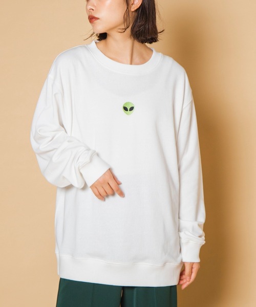 WEGO(ウィゴー)の「WEGO/モチーフ刺繍プルオーバー(スウェット・メンズ・ホワイト/ブラック・SMALL/MEDIUM/LARGE)」の1枚目の写真