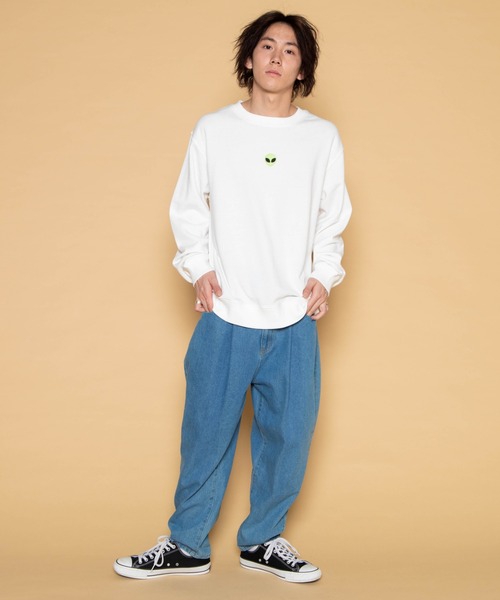 WEGO(ウィゴー)の「WEGO/モチーフ刺繍プルオーバー(スウェット・メンズ・ホワイト/ブラック・SMALL/MEDIUM/LARGE)」の4枚目の写真