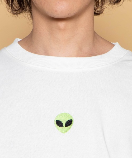 WEGO(ウィゴー)の「WEGO/モチーフ刺繍プルオーバー(スウェット・メンズ・ホワイト/ブラック・SMALL/MEDIUM/LARGE)」の21枚目の写真