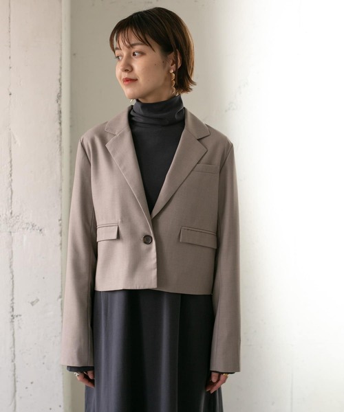 KBF（ケイビーエフ）の「ショートテーラードジャケット（テーラードジャケット・レディース・ベージュ/ブラウン/ベージュ系その他・ONE）」の13枚目の写真