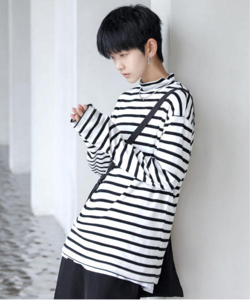 neos（ネオス）の「【neos -addictive design-】スタンダードシルエット ハイネック ロングスリーブ カットソー（Tシャツ/カットソー・メンズ・ベージュ/ブラック/ワインレッド/ホワイト/グレイッシュベージュ/ブラック×ホワイト/ホワイト×ブラック/グレー・LARGE/MEDIUM/X-LARGE）」の3枚目の写真