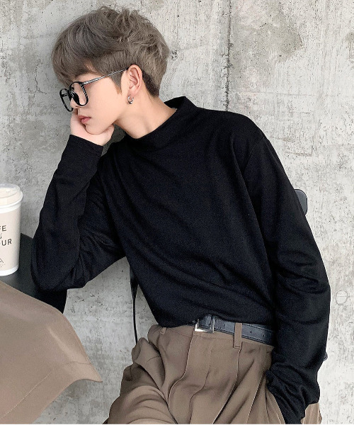 neos（ネオス）の「【neos -addictive design-】スタンダードシルエット ハイネック ロングスリーブ カットソー（Tシャツ/カットソー・メンズ・ベージュ/ブラック/ワインレッド/ホワイト/グレイッシュベージュ/ブラック×ホワイト/ホワイト×ブラック/グレー・LARGE/MEDIUM/X-LARGE）」の4枚目の写真