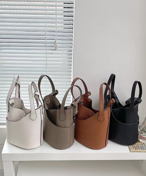 tukn.（トゥクン）の「2wayクラシックハンドバッグ　ショルダーバッグ（ショルダーバッグ・レディース・ブラック/ブラウン/アイボリー/グレー・FREE）」の13枚目の写真