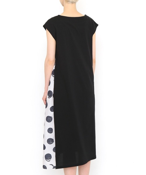 Design Tshirts Store graniph（デザイン　ティーシャツ　ストア　グラニフ）の「スリーピングキャットドット | サイドギャザーワンピース(ブラック)（ワンピース・レディース・ブラック・FREE）」の2枚目の写真