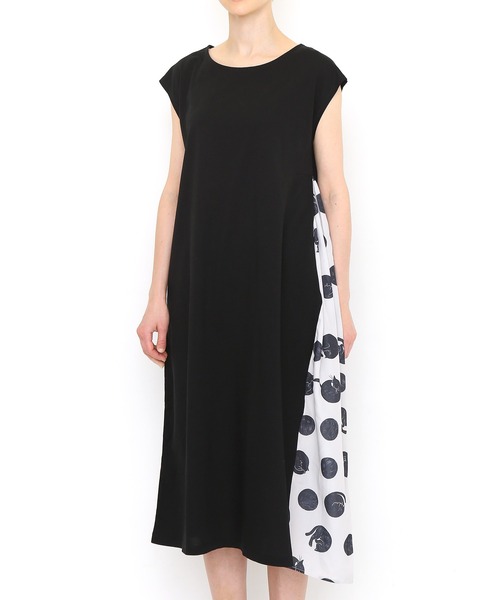 Design Tshirts Store graniph（デザイン　ティーシャツ　ストア　グラニフ）の「スリーピングキャットドット | サイドギャザーワンピース(ブラック)（ワンピース・レディース・ブラック・FREE）」の9枚目の写真