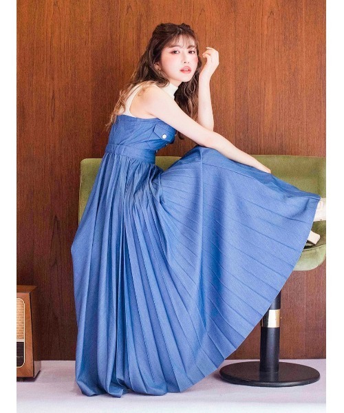 Darich / フロントプリーツデザインワンピース Darich（ダーリッチ）の「フロントプリーツデザインワンピース