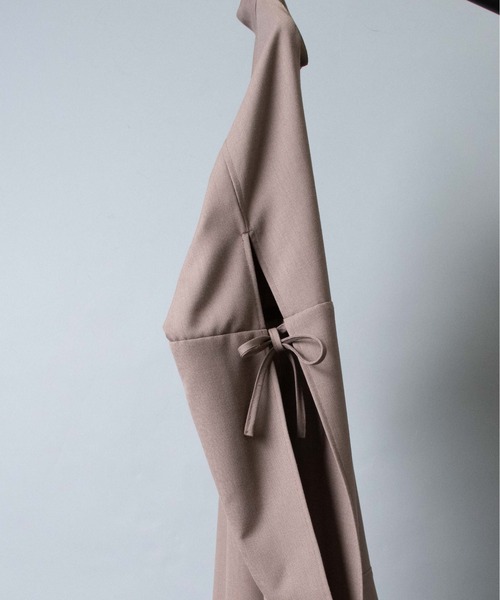 FEMMENT（ファモン）の「【 FEMMENT / ファモン 】 3/60 twising wooltoropical  mandarin collar shirts マンダリンカラーシャツ（シャツ/ブラウス・レディース・ベージュ/ブラック・1）」の9枚目の写真