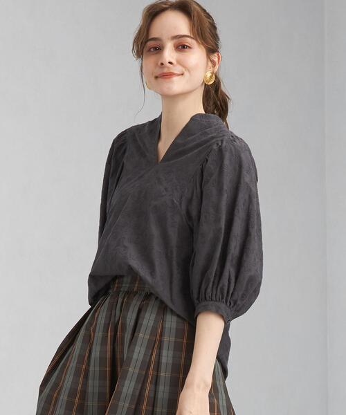 green label relaxing(グリーンレーベルリラクシング)の「エンブロイダリー ボリューム スリーブ ブラウス(シャツ/ブラウス・レディース・パープル/オフホワイト/ダークグレー・FREE)」の3枚目の写真