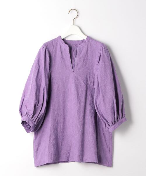 green label relaxing(グリーンレーベルリラクシング)の「エンブロイダリー ボリューム スリーブ ブラウス(シャツ/ブラウス・レディース・パープル/オフホワイト/ダークグレー・FREE)」の5枚目の写真