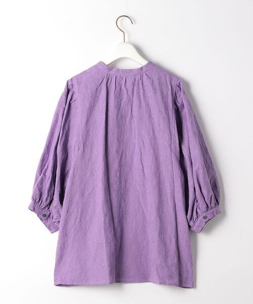 green label relaxing(グリーンレーベルリラクシング)の「エンブロイダリー ボリューム スリーブ ブラウス(シャツ/ブラウス・レディース・パープル/オフホワイト/ダークグレー・FREE)」の6枚目の写真