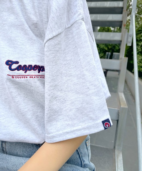 WHO'S WHO gallery(フーズフーギャラリー)の「COOPERPARKミニワッペンカレッジ刺繍TEE(Tシャツ/カットソー・メンズ・ホワイト/アッシュグレー/ネイビー/ブルー/グリーン・FREE)」の22枚目の写真