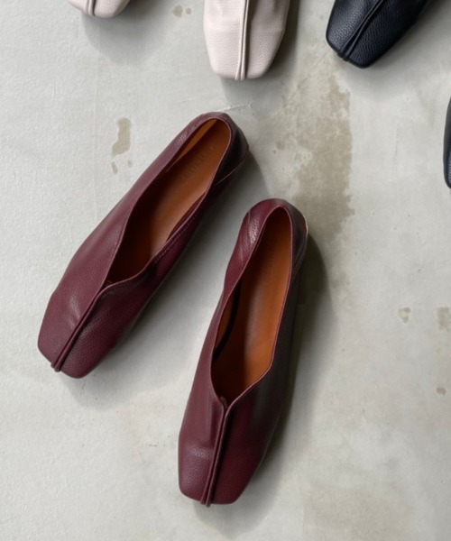 Aunt Marie's(アントマリーズ)の「パイピングフラットシューズ(バレエシューズ・レディース・ブラック/アイボリー/ボルドー/モカ・S/M/L/SMALL/MEDIUM/LARGE)」の4枚目の写真
