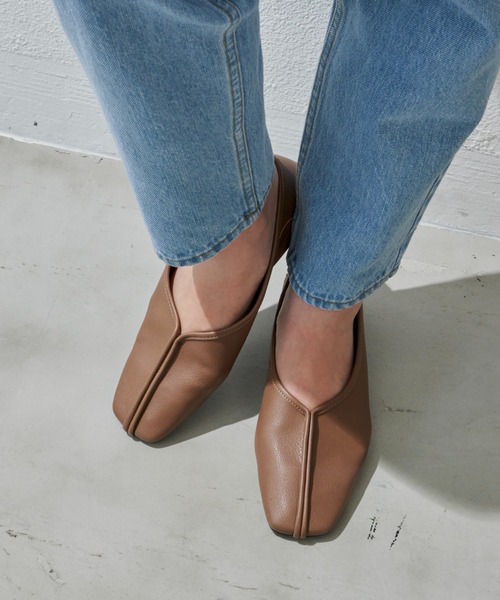 Aunt Marie's(アントマリーズ)の「パイピングフラットシューズ(バレエシューズ・レディース・ブラック/アイボリー/ボルドー/モカ・S/M/L/SMALL/MEDIUM/LARGE)」の3枚目の写真