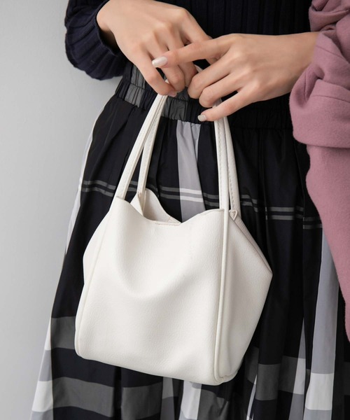 fifth(フィフス)の「3wayスクエアバッグ(ショルダーバッグ・レディース・ブラック/グリーン/ホワイト/シルバー/アイボリー/イエロー・FREE)」の13枚目の写真