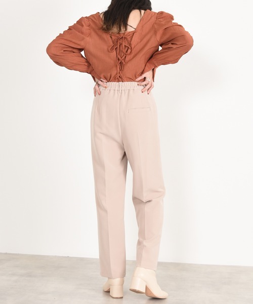 w closet（ダブルクローゼット）の「ハイウエストスラックスパンツ（スラックス・レディース・ブルーグレー/チャコール/ベージュ・マルチサイズ）」の7枚目の写真