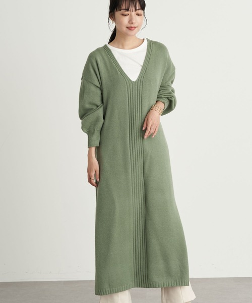 earth music&ecology（アースミュージックアンドエコロジー）の「【WEB限定】Vネックロングニットワンピース ＊（ワンピース・レディース・ライトグレー/グレー/グリーン/アイボリー・FREE）」の4枚目の写真