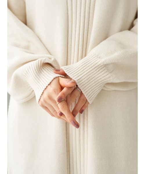 earth music&ecology（アースミュージックアンドエコロジー）の「【WEB限定】Vネックロングニットワンピース ＊（ワンピース・レディース・ライトグレー/グレー/グリーン/アイボリー・FREE）」の9枚目の写真