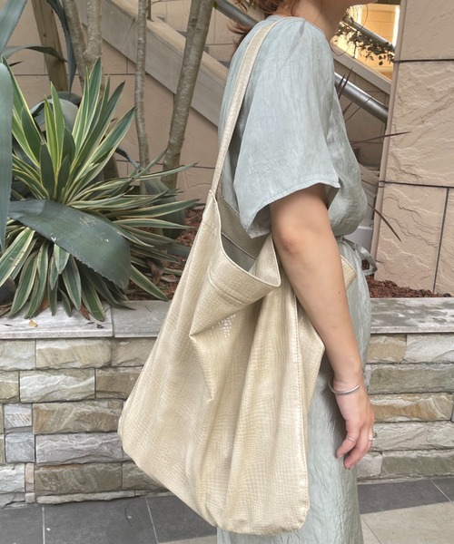 pythontotebag/A4サイズもすっぽりパイソン柄トートバッグ