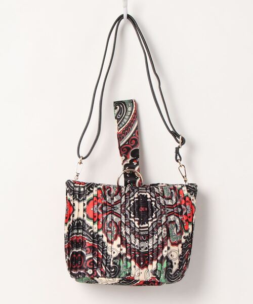 NATURAL BEAUTY BASIC(ナチュラルビューティーベーシック)の「プリーツワンハンドルミニBag(ショルダーバッグ・レディース・レッド/ダークブルー・フリ-)」の3枚目の写真