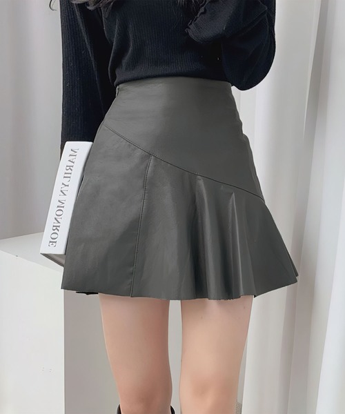 me+em select(ミームセレクト)の「フェイクレザーマーメイドミニスカート【インナーパンツ裏地付】(スカート・レディース・ブラック/ベージュ/チャコールグレー・FREE)」の5枚目の写真