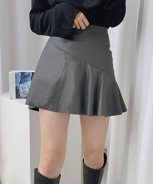 me+em select(ミームセレクト)の「フェイクレザーマーメイドミニスカート【インナーパンツ裏地付】(スカート・レディース・ブラック/ベージュ/チャコールグレー・FREE)」の11枚目の写真