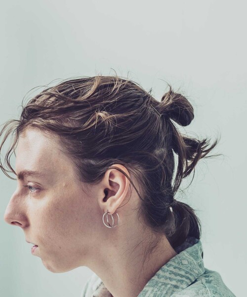 and cloud(アンドクラウド)の「2way Planet Charm Hoop Pierce / Single(ピアス(片耳用)・レディース・ブラック/シルバー/イエローゴールド・FREE)」の10枚目の写真