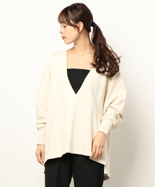 OUVRAGE CLASSE(ウヴラージュクラス)の「ディープVネックプルオーバー(スウェット・レディース・チャコールグレー/アイボリー・FREE)」の7枚目の写真