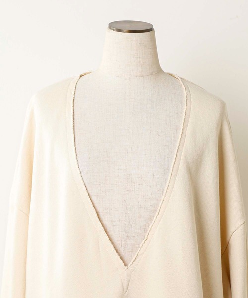 OUVRAGE CLASSE(ウヴラージュクラス)の「ディープVネックプルオーバー(スウェット・レディース・チャコールグレー/アイボリー・FREE)」の13枚目の写真