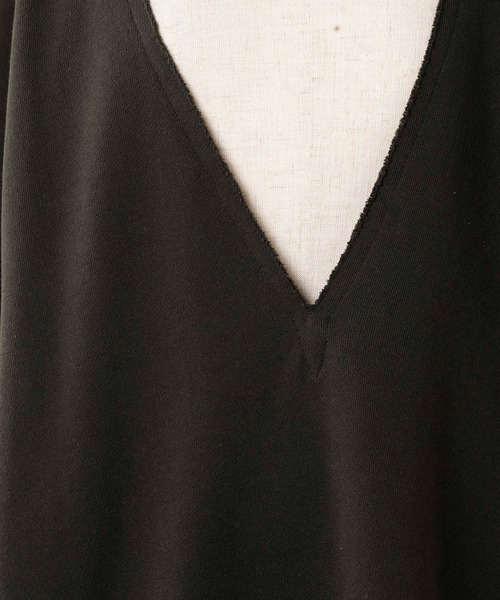 OUVRAGE CLASSE(ウヴラージュクラス)の「ディープVネックプルオーバー(スウェット・レディース・チャコールグレー/アイボリー・FREE)」の17枚目の写真