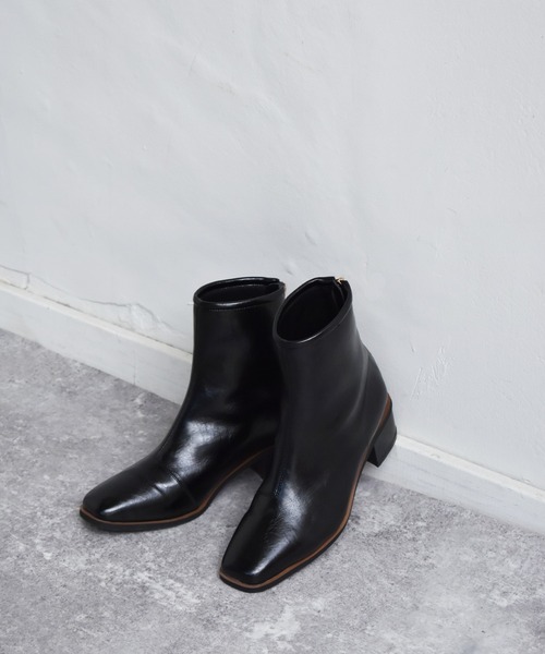 RETRO GIRL(レトロガール)の「スクエアトゥブーツ(ブーツ・レディース・オフホワイト/キャメル/ブラック・L/M)」の3枚目の写真