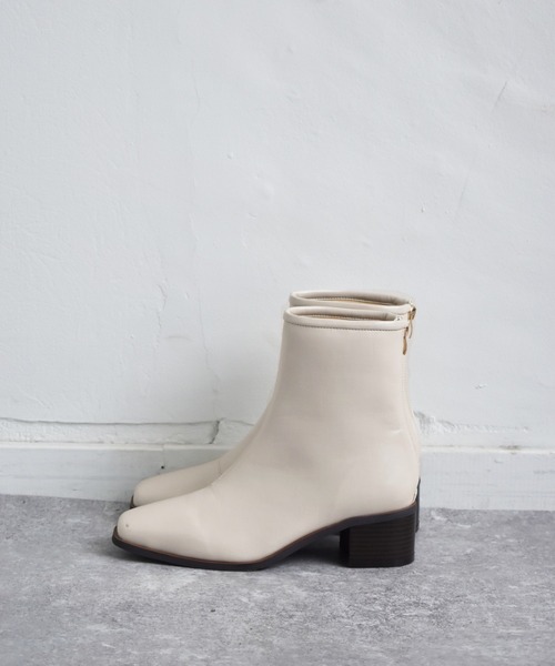 RETRO GIRL(レトロガール)の「スクエアトゥブーツ(ブーツ・レディース・オフホワイト/キャメル/ブラック・L/M)」の4枚目の写真