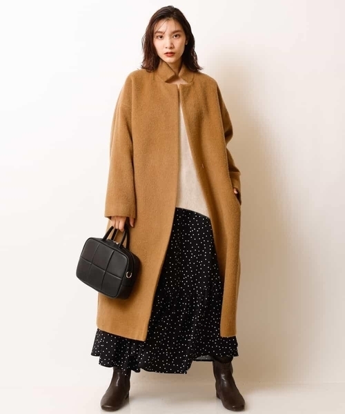 a.v.v（アーヴェヴェ）の「【a.v.v Charme】スタンドカラーシャギーロングコート（ピーコート・レディース・サンドベージュ・38/40/36）」の2枚目の写真