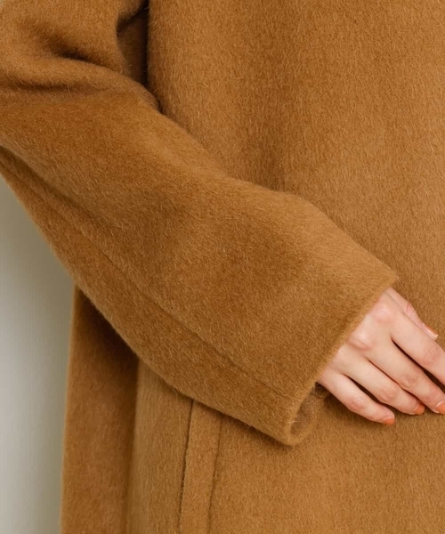 a.v.v（アーヴェヴェ）の「【a.v.v Charme】スタンドカラーシャギーロングコート（ピーコート・レディース・サンドベージュ・38/40/36）」の10枚目の写真