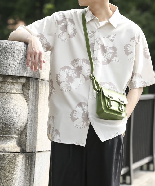 SENSE OF PLACE by URBAN RESEARCH（センスオブプレイスバイアーバンリサーチ）の「サッチェルミニショルダーバッグ（ショルダーバッグ・メンズ・ブラック/ブラック系その他/グリーン・ONE）」の19枚目の写真