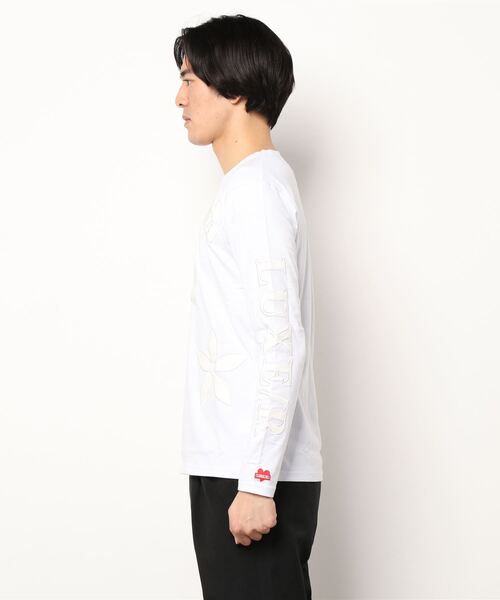CERCA(チェルカ)の「RM/レザー ロゴ総柄 ワッペン クルーネック 長袖Tシャツ(Tシャツ/カットソー・メンズ・ホワイト・LARGE/MEDIUM)」の2枚目の写真