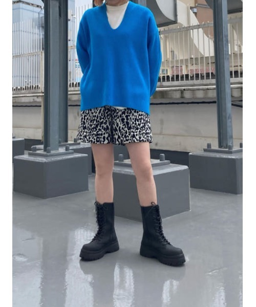 SLY(スライ)の「V/N MG LOOSE TOPS Vネック ミドルゲージ ルーズ トップス(ニット/セーター・レディース・ブラック/アイボリー/ブルー・FREE)」の13枚目の写真