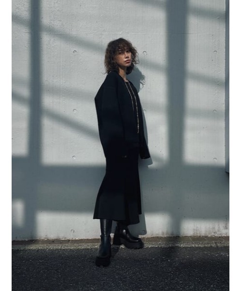 SLY(スライ)の「V/N MG LOOSE TOPS Vネック ミドルゲージ ルーズ トップス(ニット/セーター・レディース・ブラック/アイボリー/ブルー・FREE)」の7枚目の写真