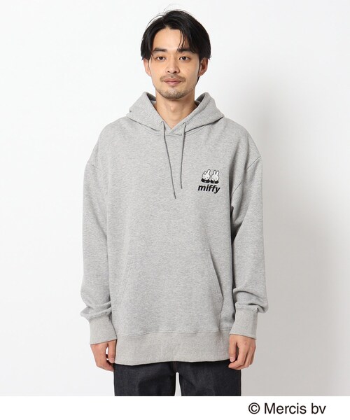 BASECONTROL(ベースコントロール)の「◆miffy ミッフィー / バックグラフィック 裏毛フーディー(パーカー・メンズ・ブラック/グレー/アイボリー・02/03/04)」の6枚目の写真