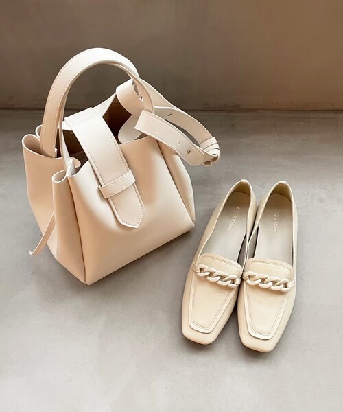 OPAQUE.CLIP(オペークドットクリップ)の「◆スクエアトゥチェーンフラットローファー(その他シューズ・レディース・ブラック/オフホワイト・02/03)」の17枚目の写真