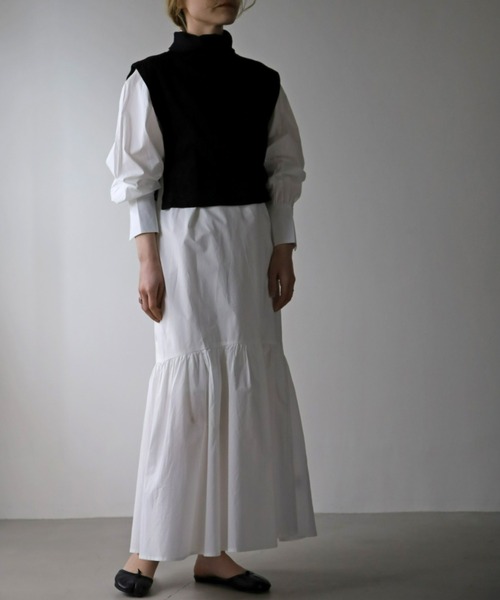 UNFIELD(アンフィールド)の「【UNFIELD】ベスト付ギャザーマーメイド切替ワンピース(ワンピース・レディース・ホワイト/ストライプ・FREE)」の3枚目の写真