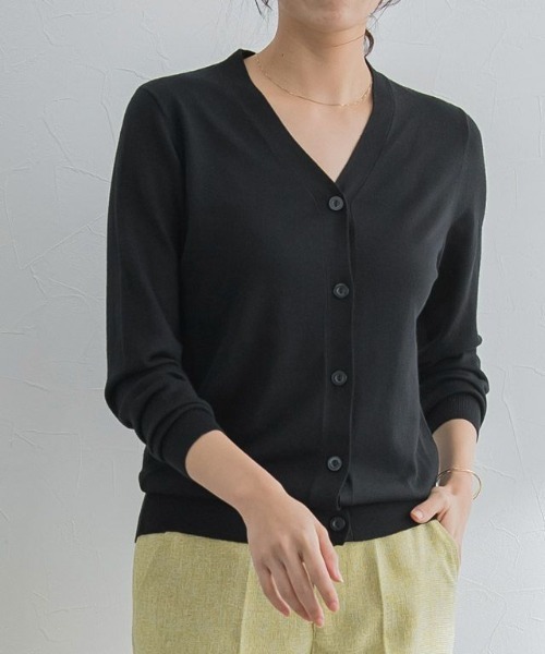 美品✨ROMEO GIGLI ロメオ ジリ ブラック Vネック ニット シルク 美品✨ROMEO GIGLI ロメオ ジリ ブラック Vネック ニット シルク